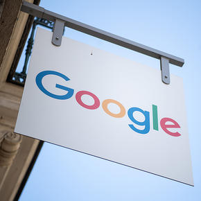 В Google назвали технической ошибкой данные о блокировке счета российского офиса - «Интернет»