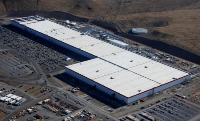 Tesla на 75 % снизит количество работающих на заводе в Неваде - «Новости сети»