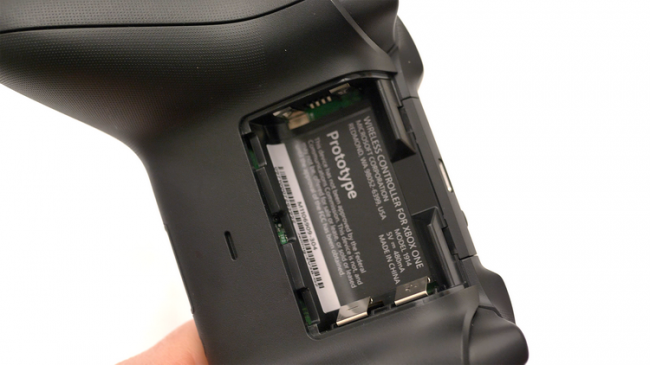 Microsoft объяснила, почему в геймпаде Xbox Series X всё ещё используются батарейки - «Новости сети»