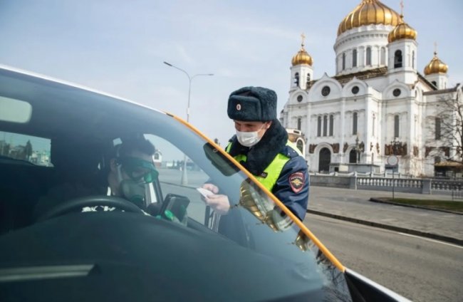 Московские таксисты будут проверять электронные пропуска клиентов с помощью мобильного приложения - «Новости сети»