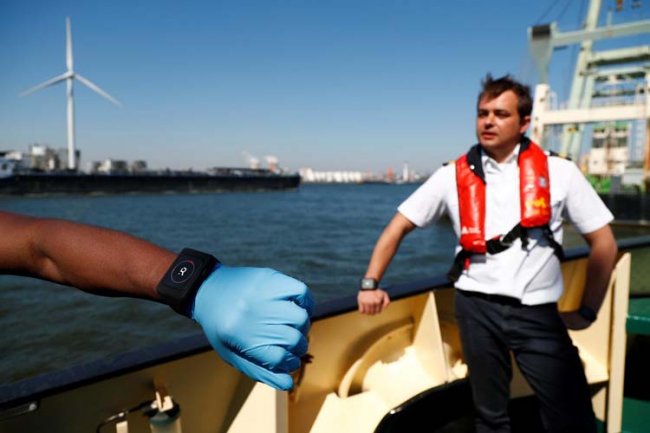 Порт Антверпена протестирует браслеты для социального дистанцирования - «Новости сети»