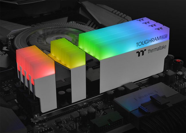 Thermaltake выпустила комплект памяти Toughram RGB DDR4-4600 на 16 Гбайт - «Новости сети»