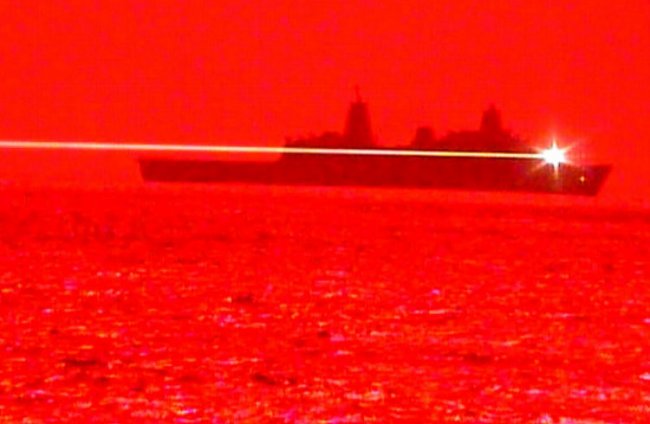 Видео: уничтожение беспилотника лазерным оружием с десантного корабля USS Portland - «Новости сети»