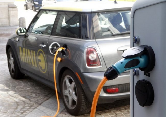 Каждую заправку в Германии оснастят зарядками для электромобилей - «Новости сети»