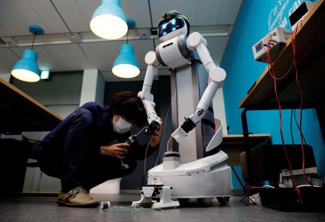В Японии дистанционно управляемые роботы Ugo нашли работу во время пандемии - «Новости сети»