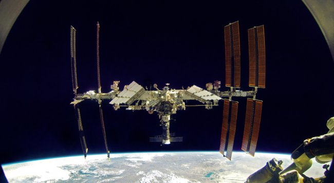 Космический турист впервые совершит выход в открытый космос - «Новости сети»