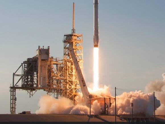 SpaceX запустила новую партию интернет-спутников Starlink - «Интернет»