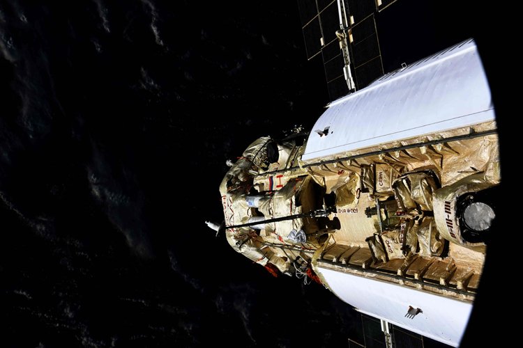 Космонавты на МКС впервые вошли в модуль «Наука» - «Новости сети»