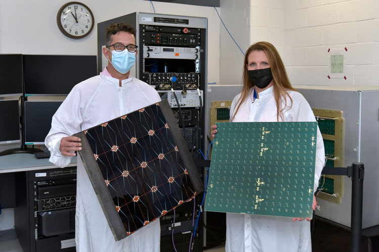 Американцы создали солнечную панель-сэндвич для прямой передачи энергии из космоса на земные приёмники - «Новости сети»