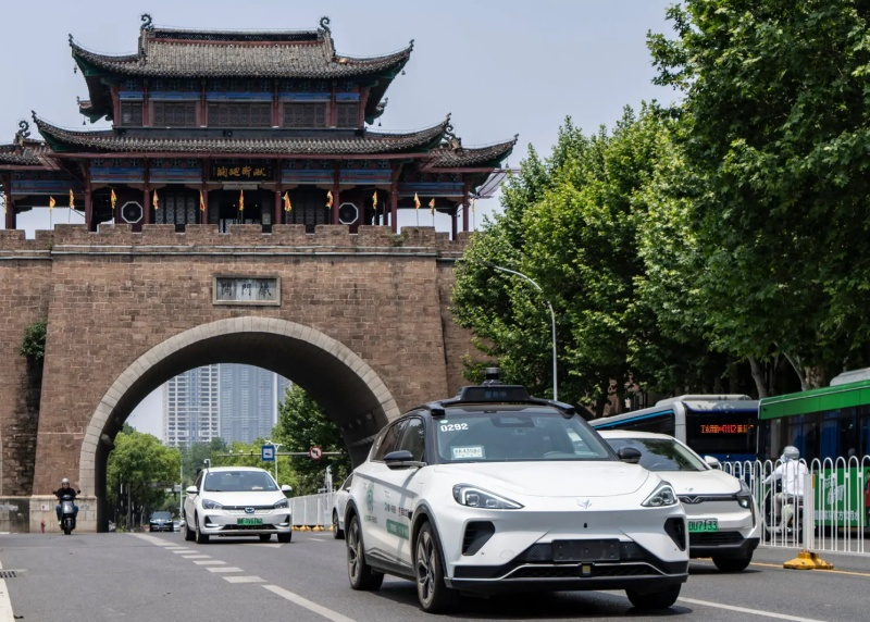 Китай тестирует больше всех в мире беспилотных автомобилей, но проблемы безопасности сохраняются - «Новости сети»