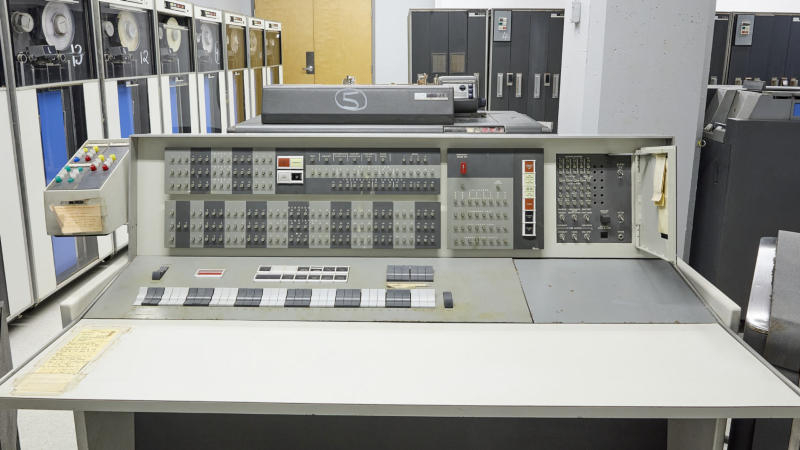 На аукцион выставлен 10-тонный компьютер IBM 7090 из 1959 года — это одна из первых систем на транзисторах - «Новости сети»