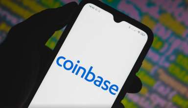 Арестован бывший сотрудник поддержки Coinbase, который помогал хакерам - «Новости»