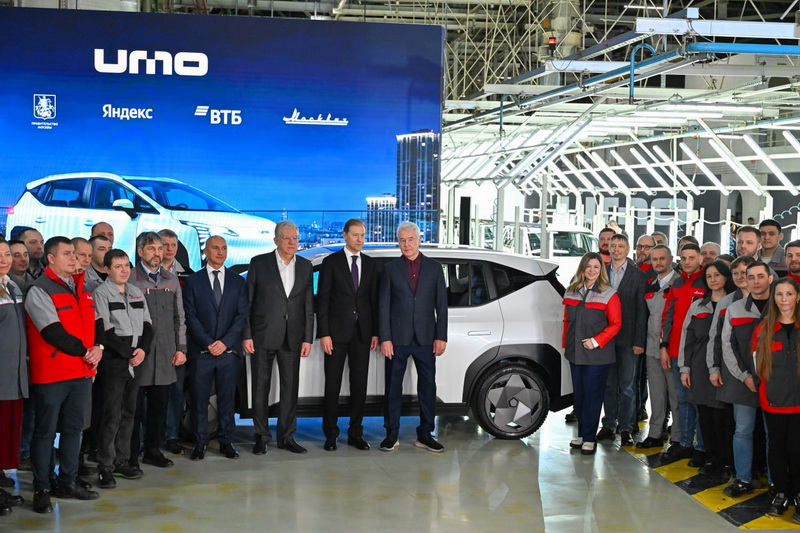 «Москвич» запустил производство электромобилей Umo для «Яндекс Такси» — внутри у них ИИ «Яндекса» - «Новости сети»